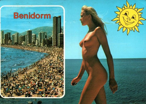Femme seins nus - benidorm, en