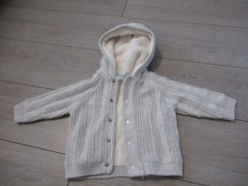 gilet en laine à capuche