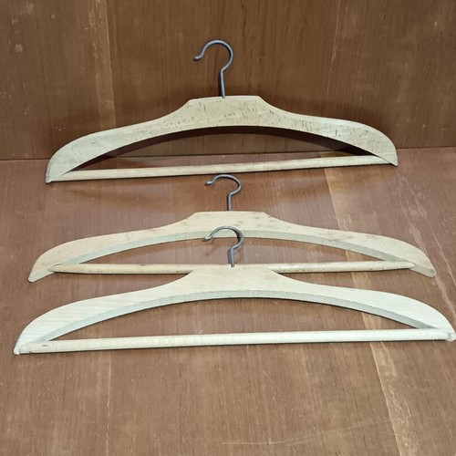 Vieux cintres bois - cintres, bois,