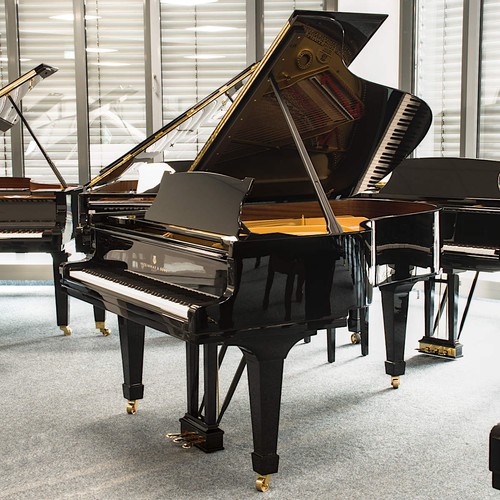 Piano queue steinway - À, &