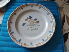 assiettes anciennes faïence "la liberté"