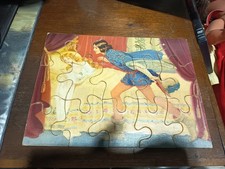 ancien puzzle dame avec un