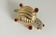 ADORABLE BROCHE TORTUE/ METAL PLAQUE OR/ OXYDES/ NUMEROTEE/ ANNEES 2000