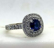 Elégante Bague en Or Gris 18 K / Saphir coussin + Diamants / Réf MP2317