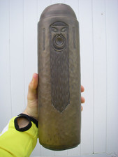 ancien VASE style DOUILLE en cuivre martelée / motif original ethnique tribal