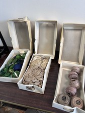  Lot de boîtes anciennes “Laine Colbert du Bon Pasteur” + fils anciens DMC