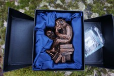 PA09RHE  FIGURINE STATUES