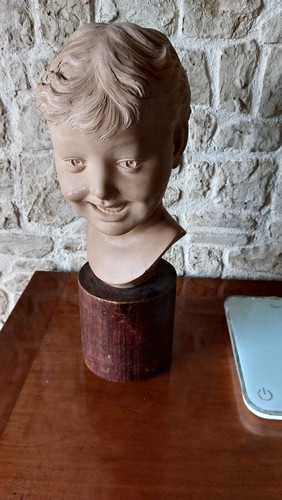 Buste enfant souriant en - buste,