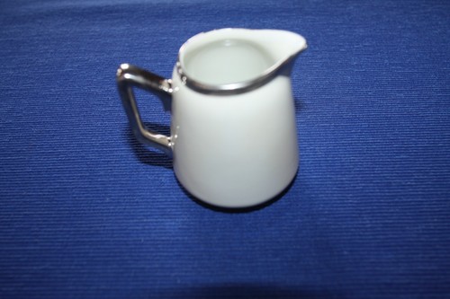 Crémier pot lait petit - crémier,