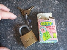 Ancien petit Cadenas de
