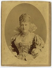 Cabinet recoupé circa 1875