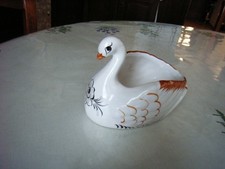 cygne en faience cache pot ou