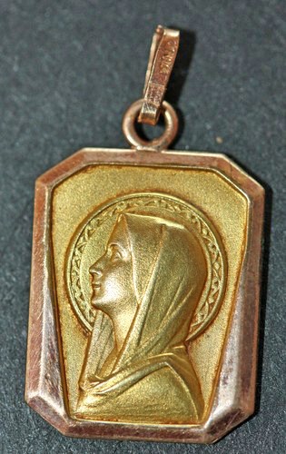 Belle médaille religieuse