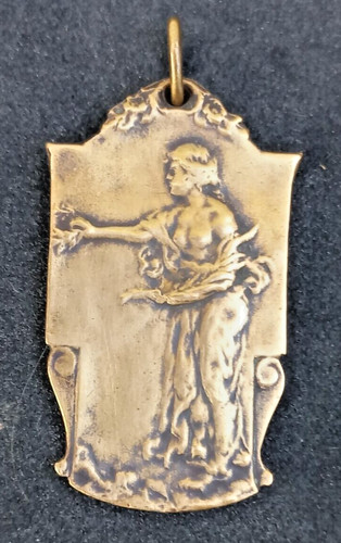 Joli pendentif médaille - joli,