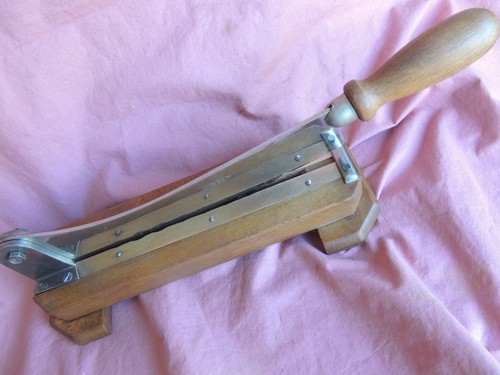 Coupe pain ancien table - coupe,