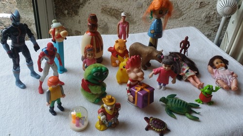 Lot petits jouets - de, 22
