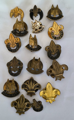 Lot anciens insignes - anciens,