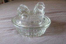 Poule en verre sur nid/terrine, Bonbonniere, beurrier, sucrier