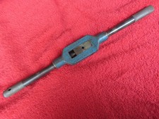 Tourne a gauche pour taraud de