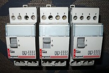 TELERUPTEUR 220V LEGRAND 04019