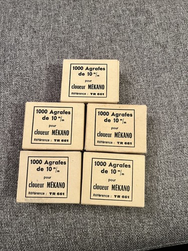 Neuf agrafes mm - mm,