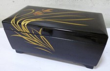 ANCIENNE BOITE LACQUEE À BIJOUX MUSICALE JAPONAISE B02