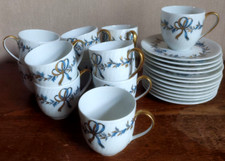 12 ANCIENNES TASSES (bleu et
