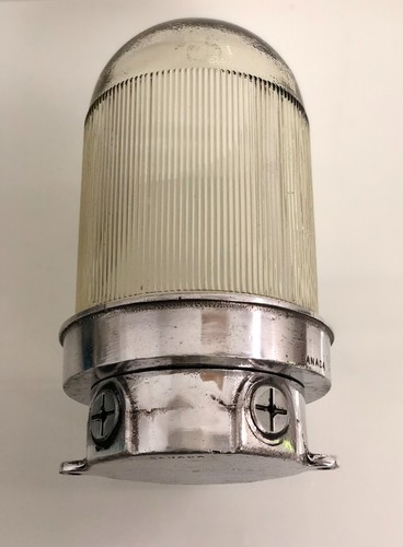 Ancienne lampe cloison - , en