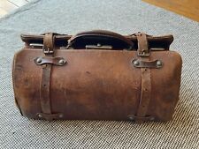 Sac de voyage Vintage type médecin en cuir et fermoirs en laiton et sangles