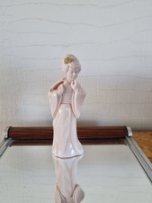 Figurine Avon, petite bouteille de parfum vide en opaline et plastique