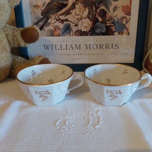 Anciennes grandes tasses - anciennes,