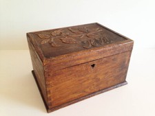 Juin23e  --  Ancienne BOITE COFFRE  EN BOIS  RANGEMENT  Art populaire  sculpté