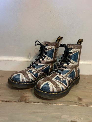 Union jack hole tall doc - 8-hole,