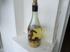 ANCIENNE BOUTEILLE EAU DE VIE -personnage en bois Joueur De foot  3/4 pleine