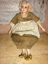 ancienne poupée de salon