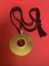 Grand Médaillon Or Brossé Cabochon Verre Rouge Paloma Picasso