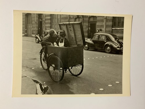Carte postale baiser - le,