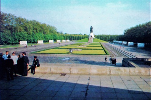 Militaria gdr east berlin - -,