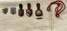 Lot Six Insignes Militaires + Quille avec Cordon.