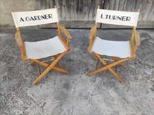 Chaises cinéma avec les noms Ava Gardner et Lana Turner Reproduction ancienne