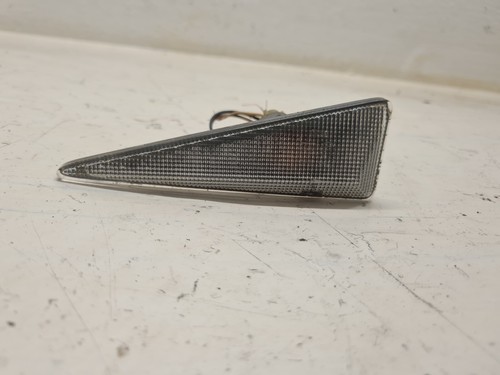Clignotant latéral pour