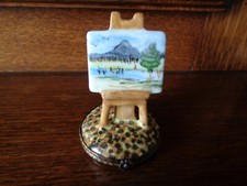 BOITE A PILULE FORME CHEVALET PEINTURE TABLEAU PORCELAINE LIMOGES CC  PEINT MAIN