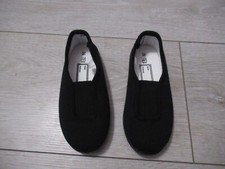 chaussons de gym noirs