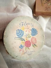 Boîte à poudre ancienne de