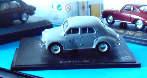 Voiture renault 4 - ,