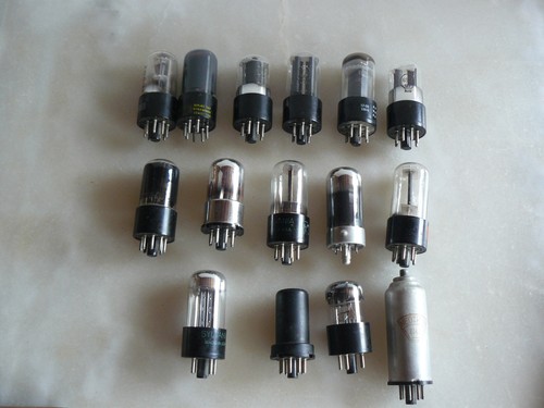 Lot anciennes lampes - lot,