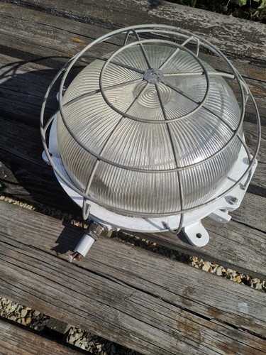 Ancienne lampe hublot - ancienne,