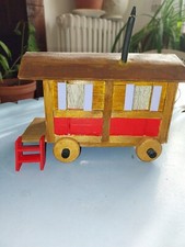 ROULOTTE EN BOIS POUR SANTONS DECOR CRECHE, dimensions long 18,5 cm, larg 8,5 cm