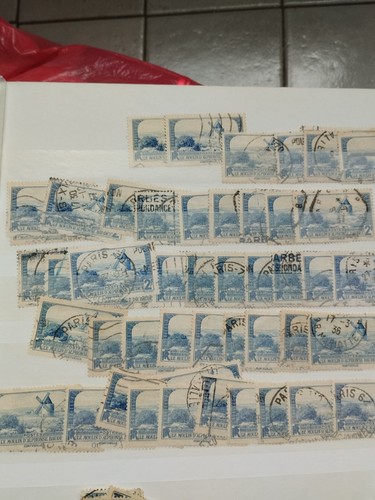 Lot timbres bleu - de, 32