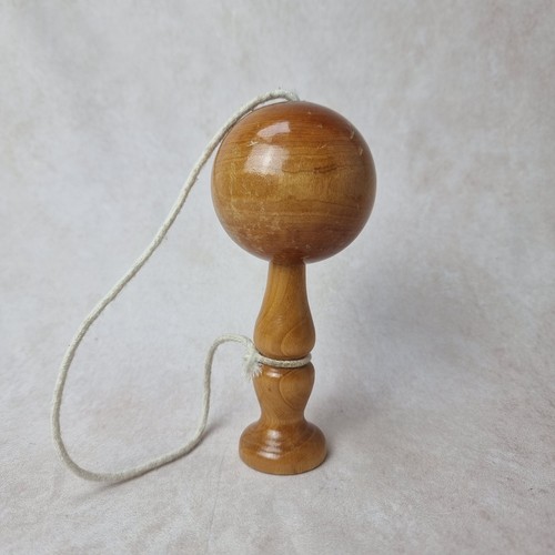Petit bilboquet ancien bois - petit,